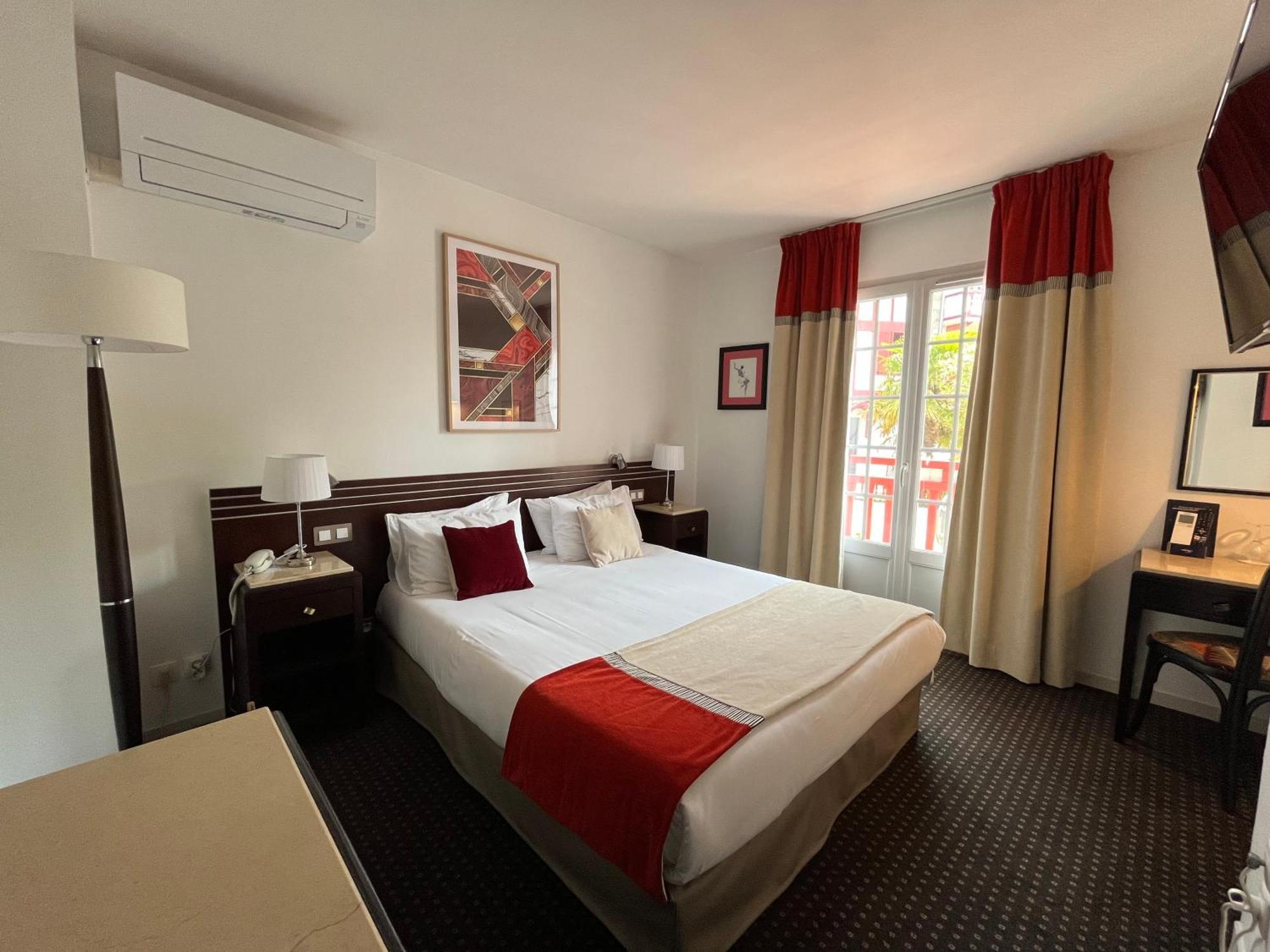 Hotel Ursula Cambo-les-Bains Ngoại thất bức ảnh